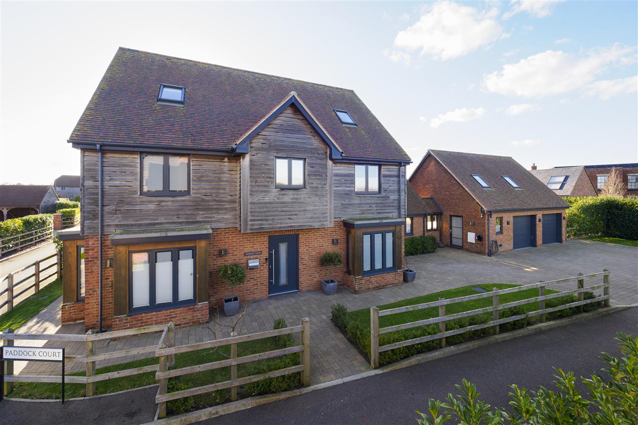 1 Paddock Court Image