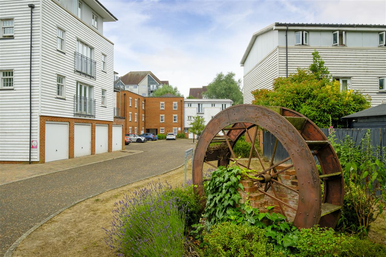 26 Waters Edge Image