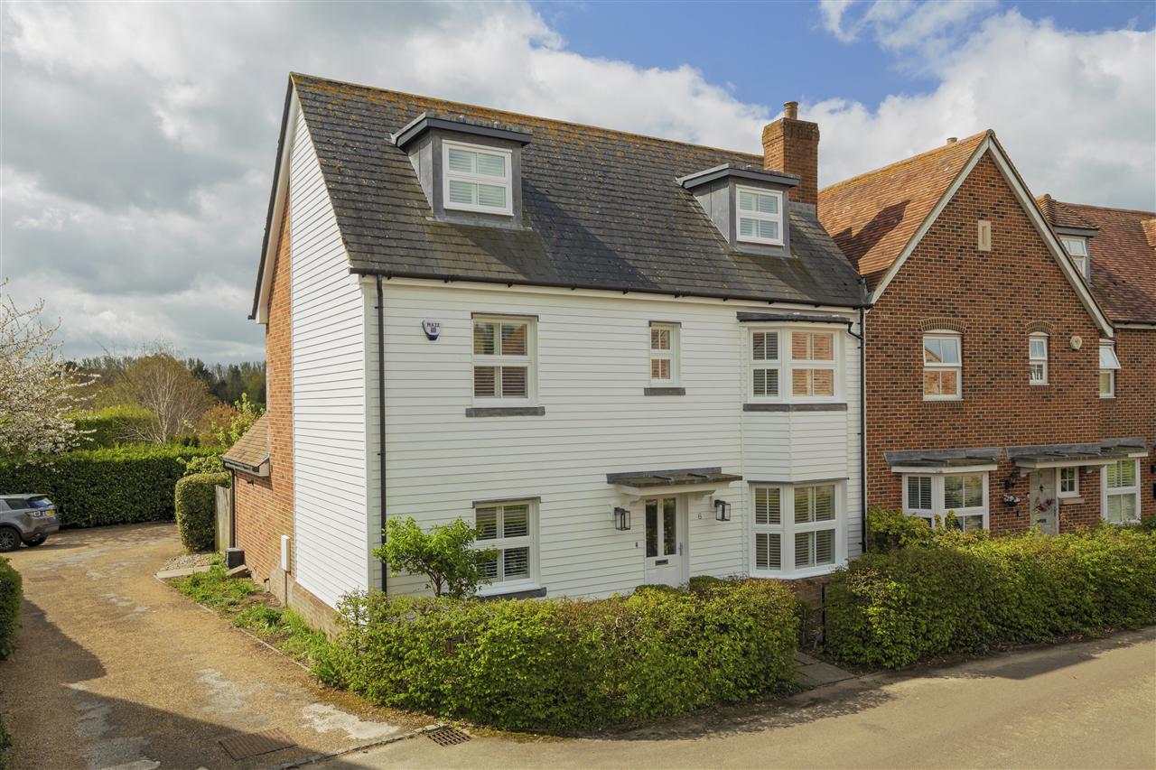 6 St Pauls Court Image